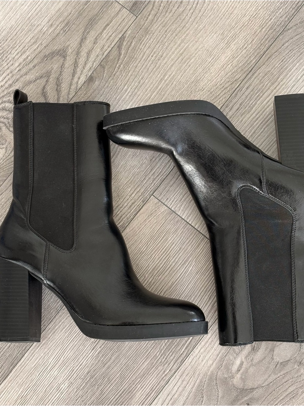 Women's Black Leather Chelsea Block Heel Boots